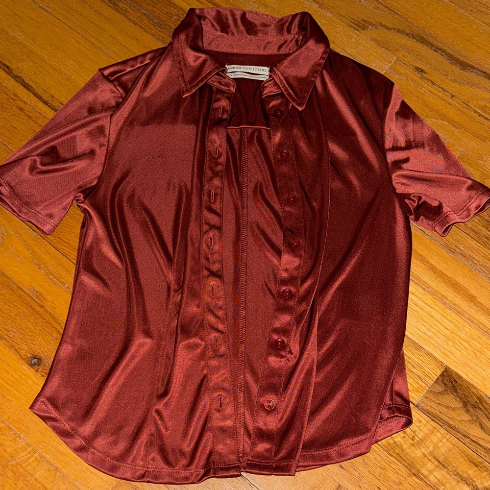 Burnt orange satiny button up tee